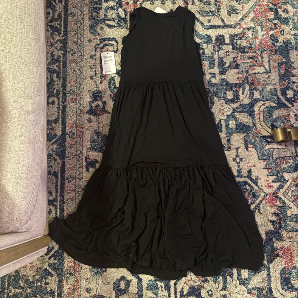 Black Dress with rock & roll Lightning Bolt - Picture 6 of 6